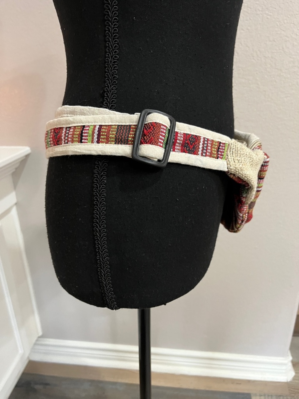 Beautiful Neutral Woven Belt Bag with Red Accent Stripe Fanny Pack Bohemian Chic - Picture 4 of 10